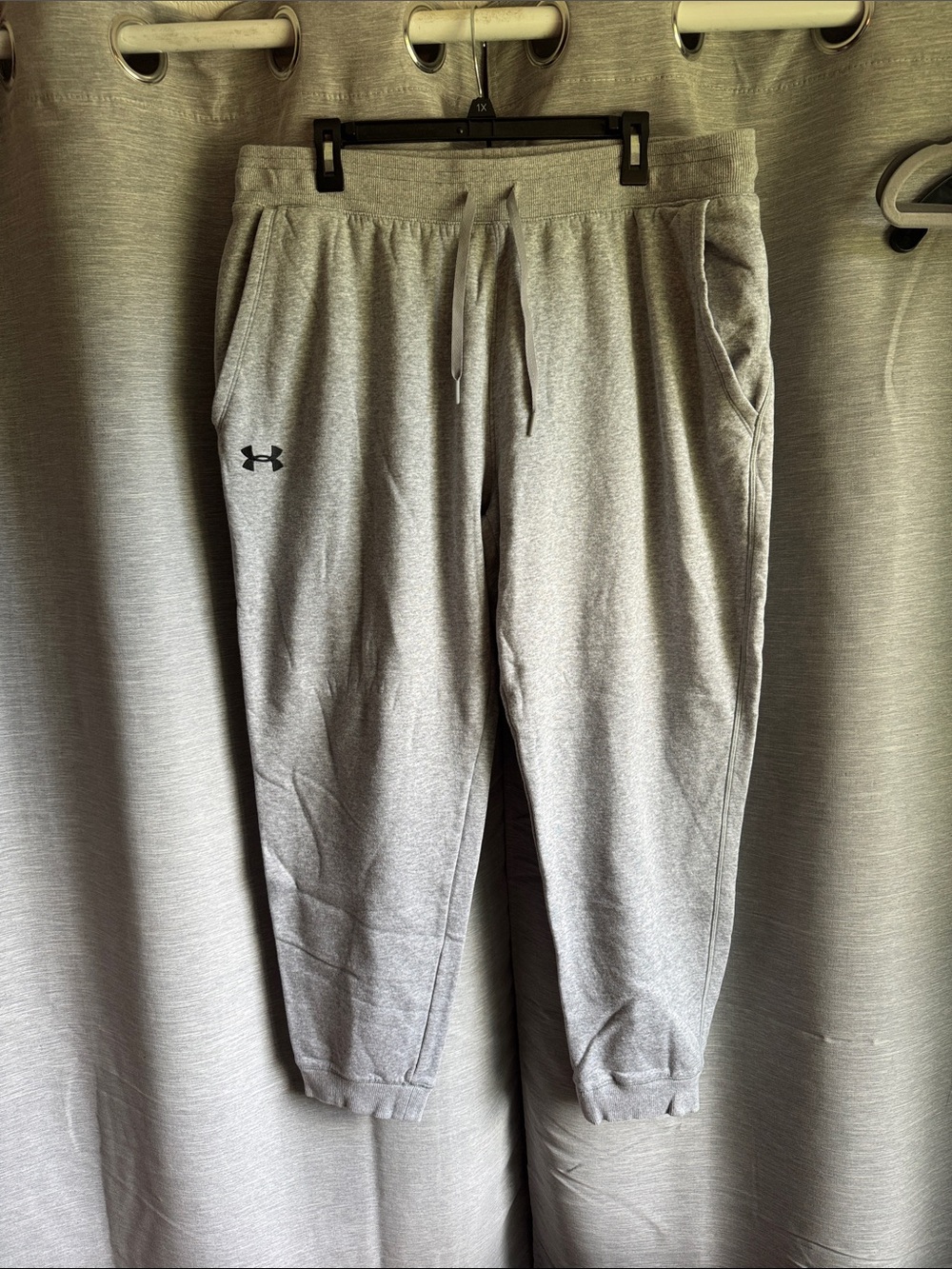 Under Armour Heather Gray Men's Jogger Sweatpants